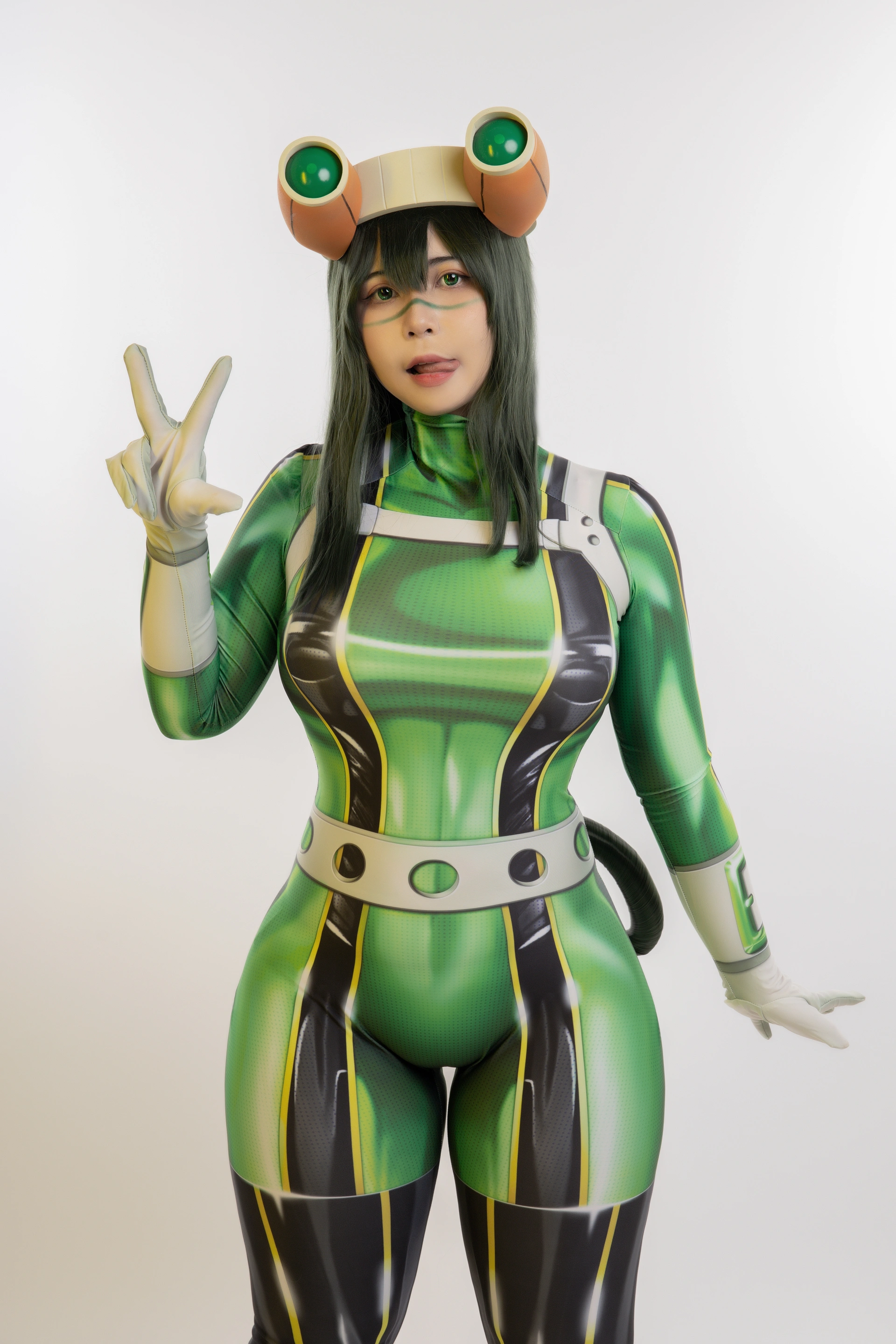 Uy Uy - NO.33 Tsuyu Asui 1